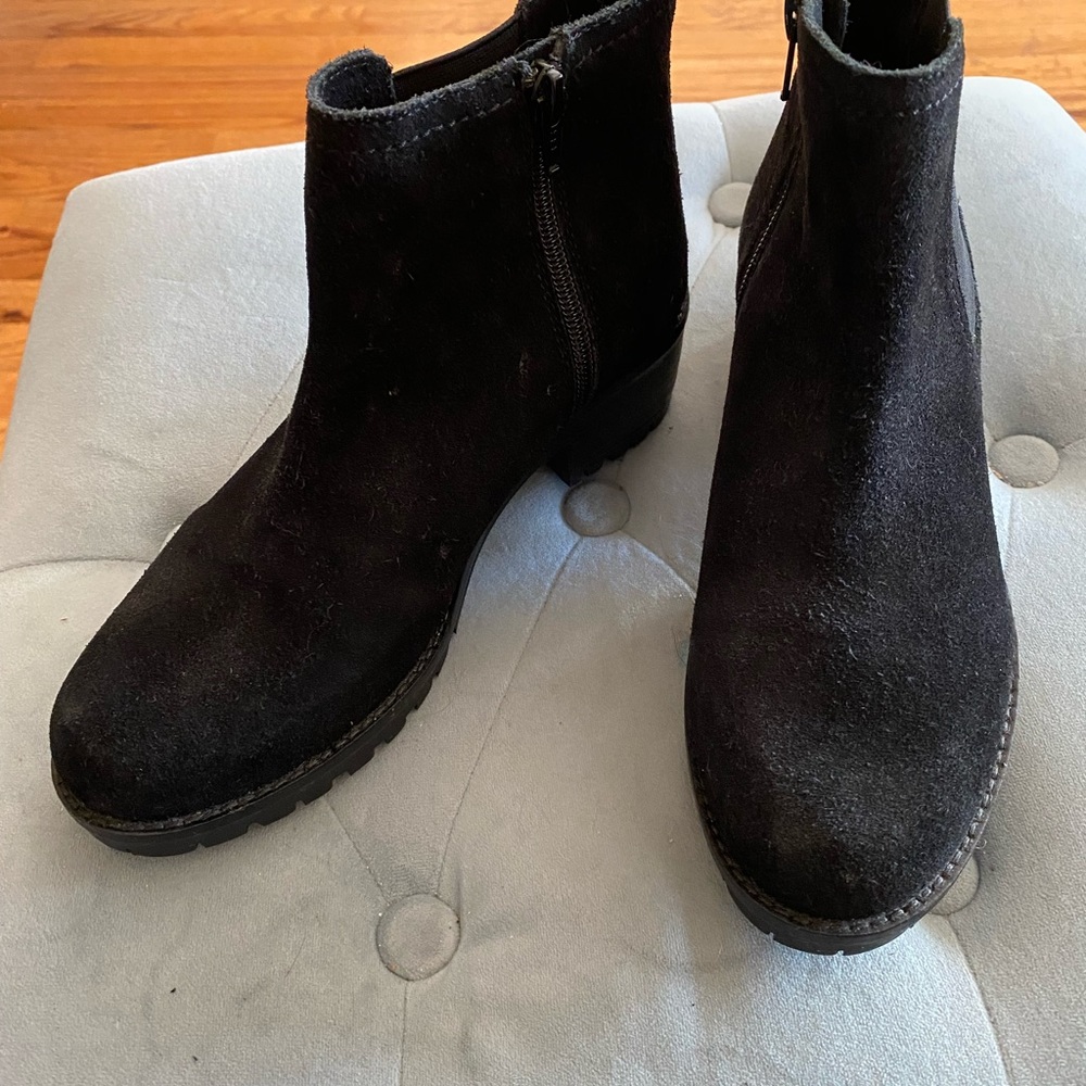 Skechers black suede bootie size 6.5